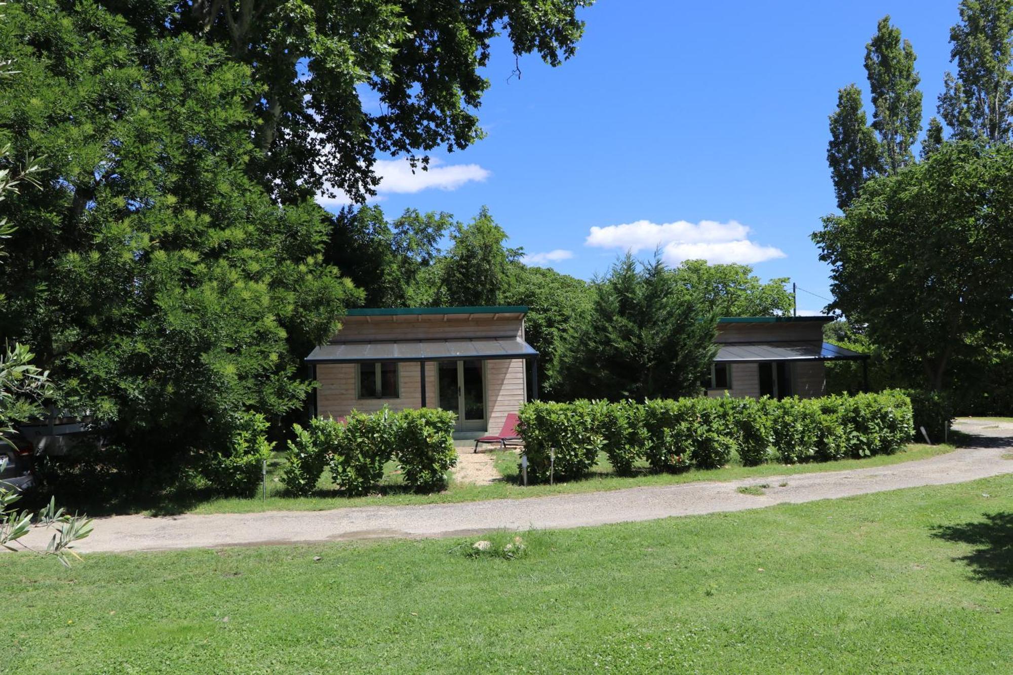 Le Mas Des Cerisiers Jacuzzi Et Sauna Inclus Pour Tous Les Logements Avignon Exterior photo