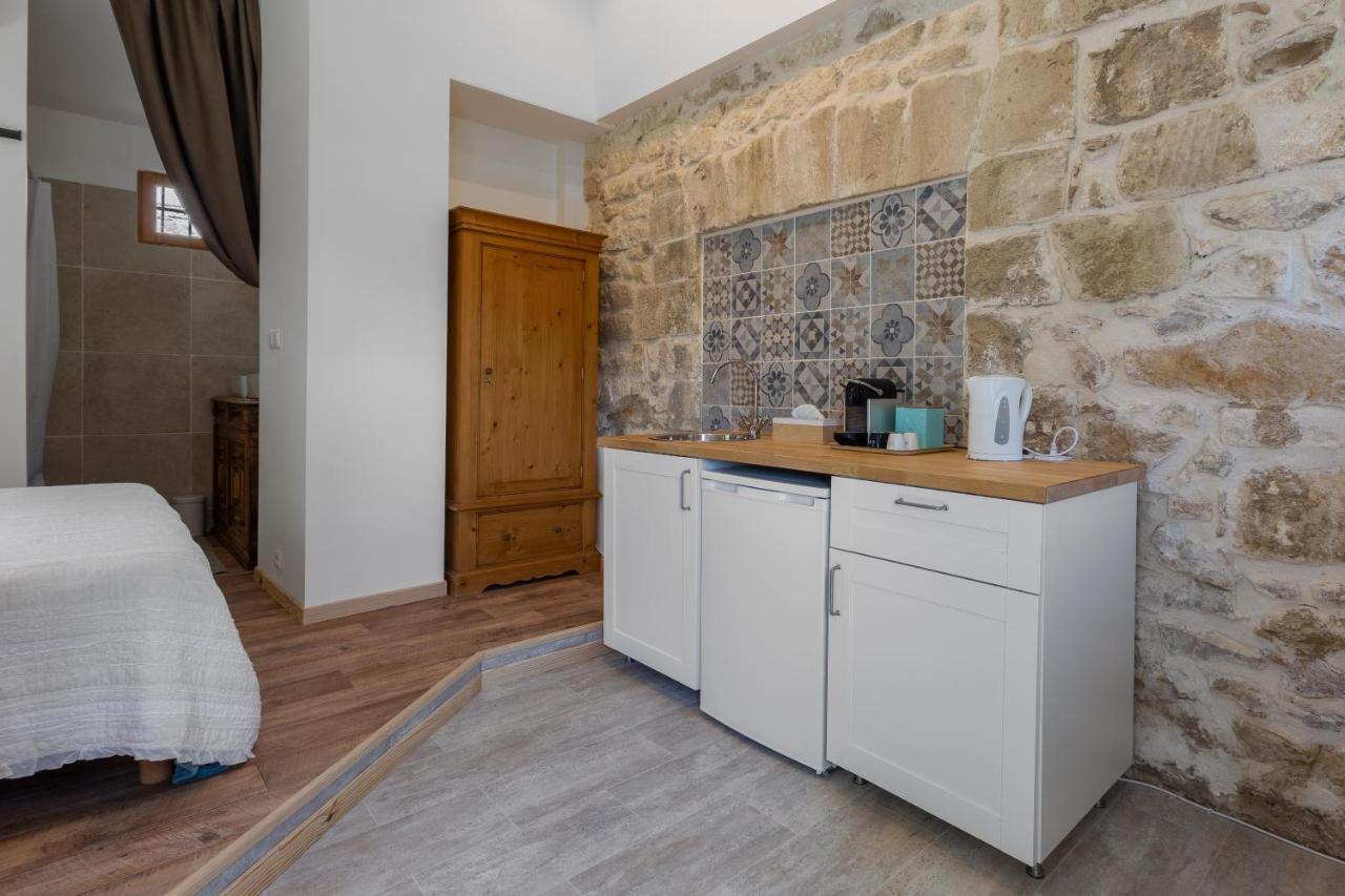 Le Mas Des Cerisiers Jacuzzi Et Sauna Inclus Pour Tous Les Logements Avignon Exterior photo