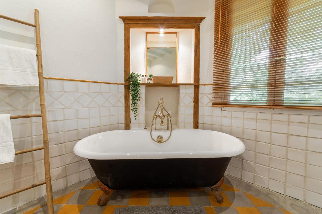 Le Mas Des Cerisiers Jacuzzi Et Sauna Inclus Pour Tous Les Logements Avignon Exterior photo